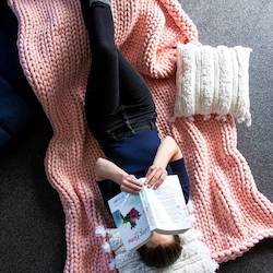 Chunky Knit Weighted Blanket - Pink