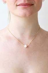 Accessories: Single Pearl Necklace