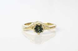 Jewellery manufacturing: Cybele Ring - 14 carat Yellow Gold with Green Sapphire