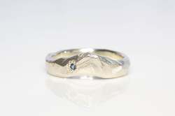 Jewellery manufacturing: Mountain Fitted Band with Gem - White Gold