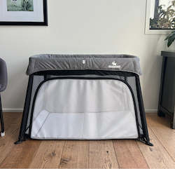 Sleepy Time: MOOSE Emmett Travel Cot (with 2 FREE fitted sheets)