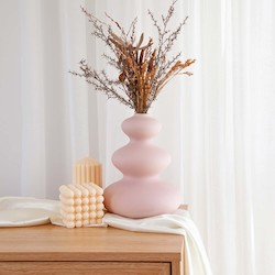 Bed: Curve Vase - Pink