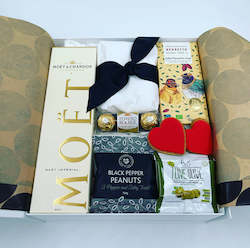 Gift Hampers For Him: Celebrate with Moet