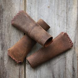 Kitchenware: Ironclad Vintage Leather Pan Snug