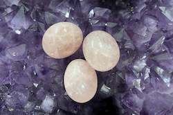 Tumblestones: Rose Quartz Palm Stone