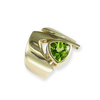 Jewellery manufacturing: 14ct Gold & Trilliant cut Peridot Ring