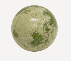 Decorative Pieces: Globe Green 10cm