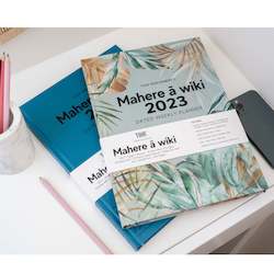 CLEARANCE - 2023 Weekly Planner - Mahere Ä wiki (Bilingual) Floral & Teal