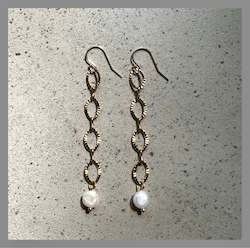 Twigg Earrings - Chain Pearl