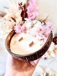 Dried flower: Coconut Bowl Candle- Dark Vanilla