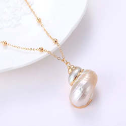 Pearlescent Seashell Necklace & Earrings Set