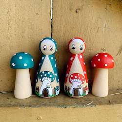 Character Pegs: Woodland girl with mushroom set