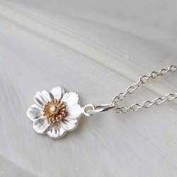 Mt Cook Lily Necklace/ 9CT Yellow Gold and Silver