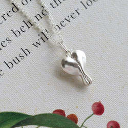 Jewellery manufacturing: Bleeding Heart Necklace
