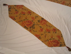 Soft furnishing wholesaling: Table runner (point)