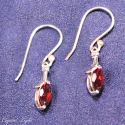 China, glassware and earthenware wholesaling: Red Garnet Marquise Earrings