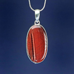 China, glassware and earthenware wholesaling: Red Tiger's Eye Pendant