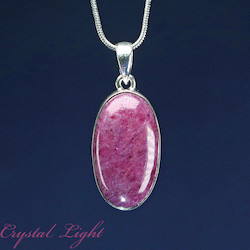 China, glassware and earthenware wholesaling: Ruby Pendant