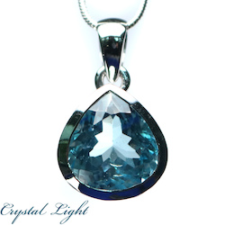 China, glassware and earthenware wholesaling: Sky Blue Topaz Pendant