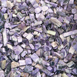 China, glassware and earthenware wholesaling: Charoite Large Chip/ 100g