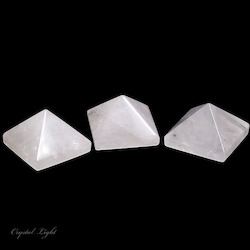 China, glassware and earthenware wholesaling: Clear Quartz Pyramid