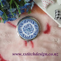 Craft material and supply: Blue and White Porcelain Compact Mirror