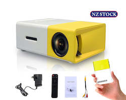Internet only: LED Mini Projector YG-300