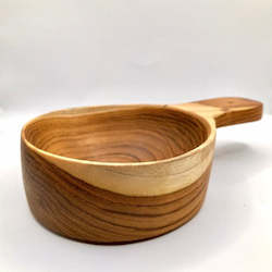 Kitchenware: Wooden Bowl with handle  | Yompai NZ